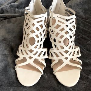 JASMIN WOMEN'S WHITE LEATHER WEDGE HEELS. Dress Sandals. Size 10 Shoe